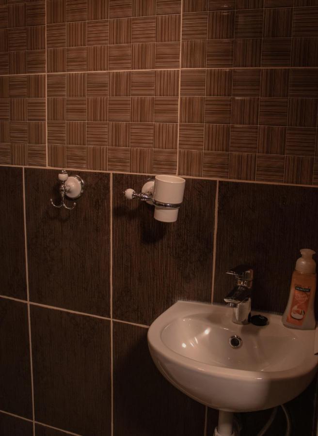 Kurbrauksim Windau Rooms 벤츠필스 외부 사진